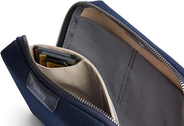 Органайзер Bellroy Tech Kit Compact для зарядних пристроїв, кабелів, миші, павербанку, USB-накопичувачів, донглів, колір морський синій