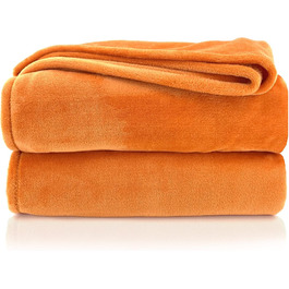 колір: помаранчевий