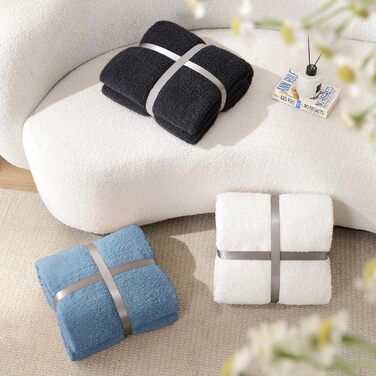 М'яка плед-пліочка Jooja Bouclé, 127x152 см, blaugrau (Dusty Blue)