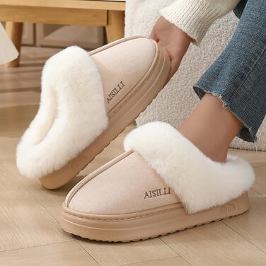 Тапочки домашні жіночі та чоловічі, м'які, плюшеві, ретро, теплі, зручні, антиковзаючі, білі, з ведмедиком (Fluffycamel, 42/43 EU)