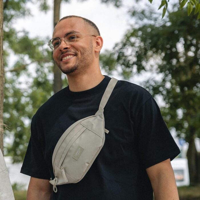Поясна сумка LARKSON для жінок та чоловіків, бежевого кольору - Ole. Стильна поясна сумка для спорту, відпочинку на природі, міста, фестивалів. Зручна сумка через плече з водонепроникним покриттям (Ейсбліу)