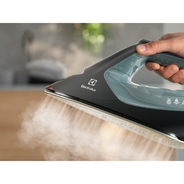 Парова праска Electrolux Renew 800 E8SI2-8OG з підсвічуванням, 250 г/хв