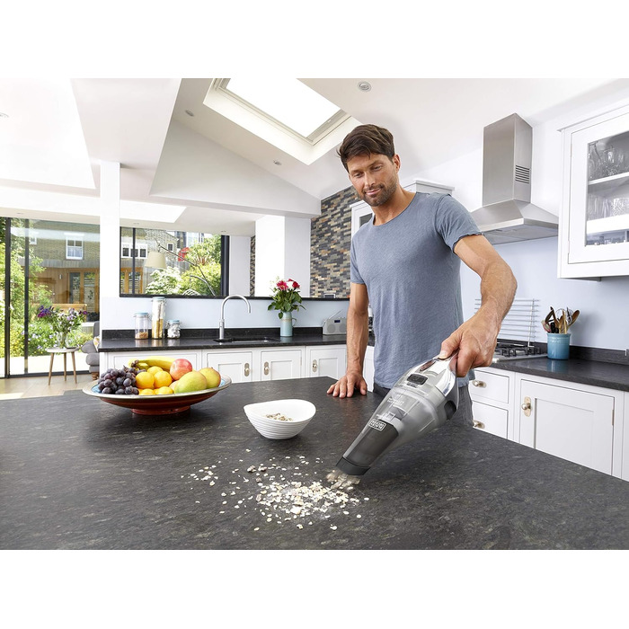 Акумуляторний пилосос ручний BLACK+DECKER Dustbuster NVC220WBC 7.2V (1.5Ah), сірий металік, 385 мл, без мішка, з насадкою для щілин та док-станцією