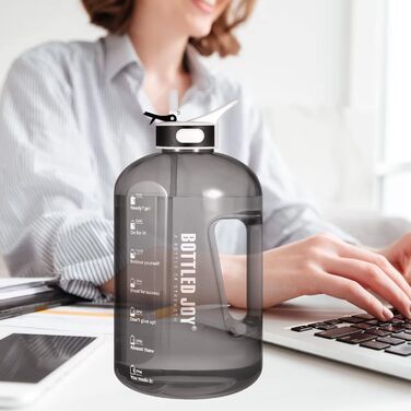 Water bottle with straw, 1 Gallon / 3.5L BPA-Free Leak-Proof Plastic Sports Bottle, Water Bottle with Time Markers, Drinking Bottle for Fitness, Office, Outdoor, Home (Black, 2500 ml)