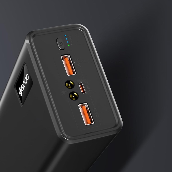 Потужний павербанк 50 000 mAh, чорний, з 4 USB-портами та швидкою зарядкою