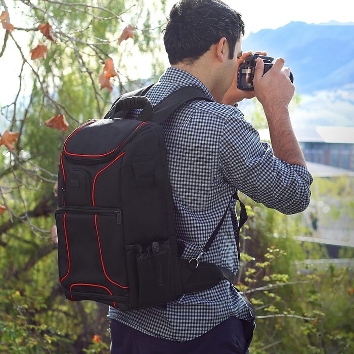 Рюкзак для камери USA Gear DSLR з відділенням для ноутбука 43,18 см, водонепроникний, з кріпленням для штатива (червоний)