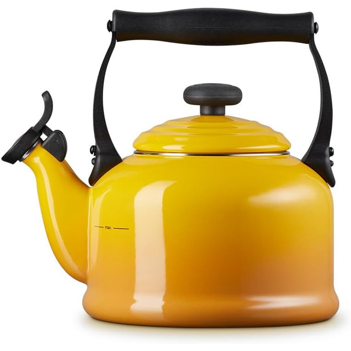 Le Creuset Kettle Tradition, 2.1 l, Enamelled Steel, Nectar, 40102026720000