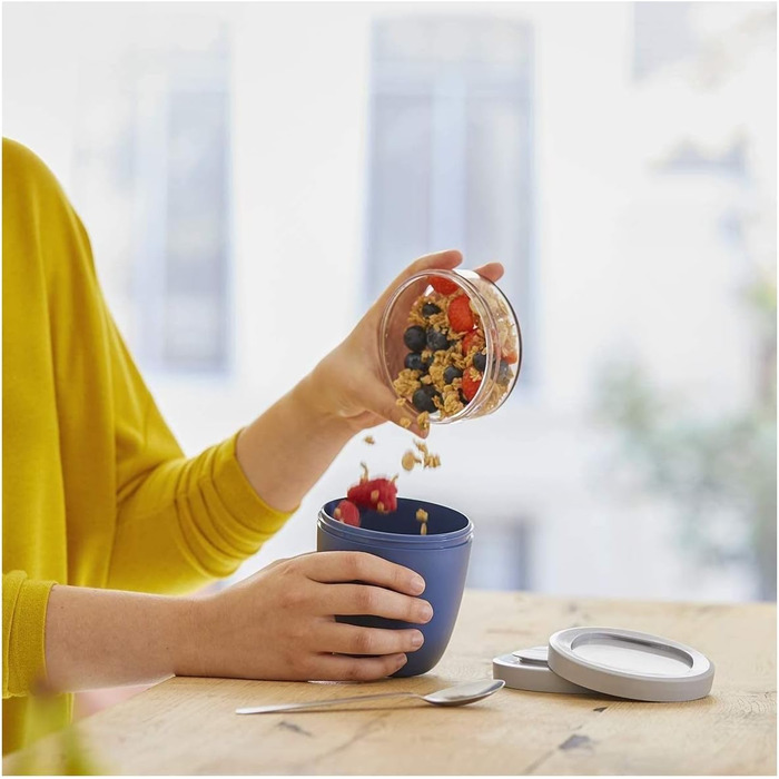 Mepal | Lunchpot Ellipse Mixed Mini | Vivid Lilac + Nordic Black | To-go muesli cup | Partition for yogurt & muesli | 300 ml + 120 ml | Suitable for freezer, microwave & dishwasher