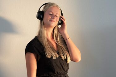 Навушники Bresser Bluetooth Over-Ear з мікрофоном для геймінгу та дзвінків, 3.5 мм, білий (чорний), до 8 годин роботи