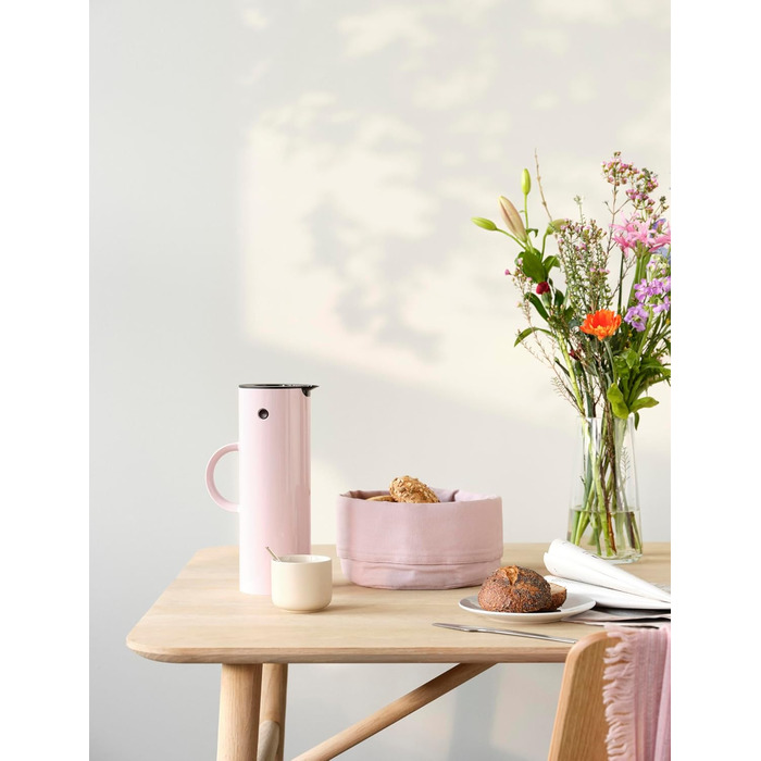 Термос Stelton EM77 - 1 літр, лавандовий колір. З подвійними стінками, для гарячих/холодних напоїв, з скляною вставкою, магнітним затвором, гвинтовою кришкою, вінтажний дизайн
