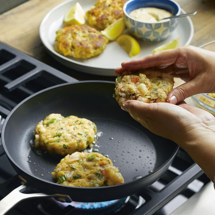 Пательня-гриль KitchenAid з виливом, 29 см, антипригарна, чорна - для індукційних плит