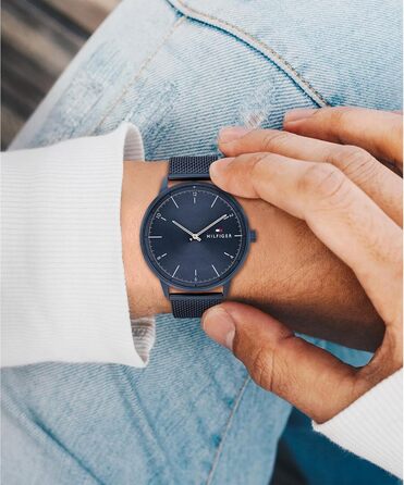 Годинник Tommy Hilfiger для чоловіків: кварцовий, аналоговий, з блакитним металевим браслетом сітчастого плетіння