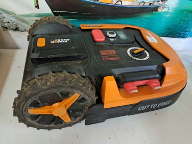 Робот-газонокосарка Worx WR, ширина стрижки 20 см
