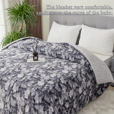 CHOSHOME Плед м'який, теплий, фланелевий, з мікрофібри, з ефектом шерпи, 150x200 см, двосторонній, для дому, подарунок на Різдво (темно-сірий)