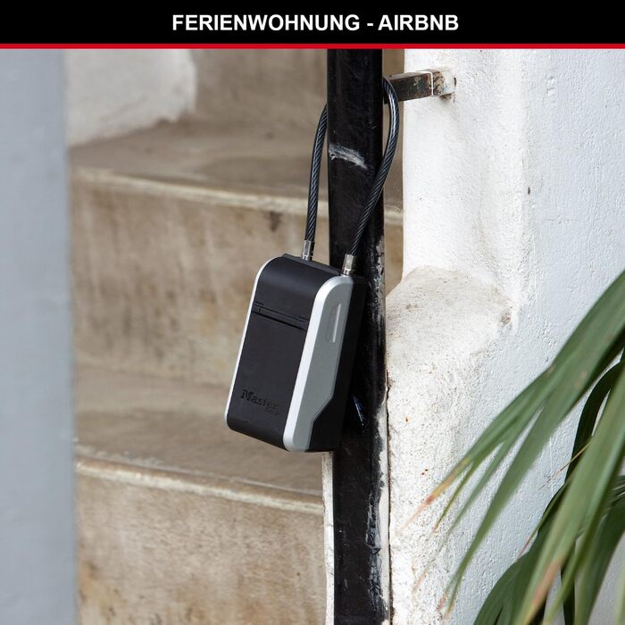 Master Lock Outdoor Key Safe Wall Mount - XL with Cable Lock - 11.9 x 8.5 x 3.6 cm