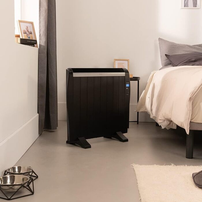 Cecotec ReadyWarm 1800 Thermal Black Flat Radiator with Remote Control. 8 heating ribs and 1200 W, LCD display, programmable timer, temperature selection, 15 m² range and maximum safety. 8 Black Elements