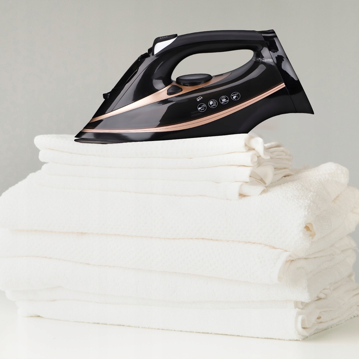 Парова праска 8в1: висока потужність 2600 Вт, керамічне покриття, системи Anti-Calc та Anti-Drip