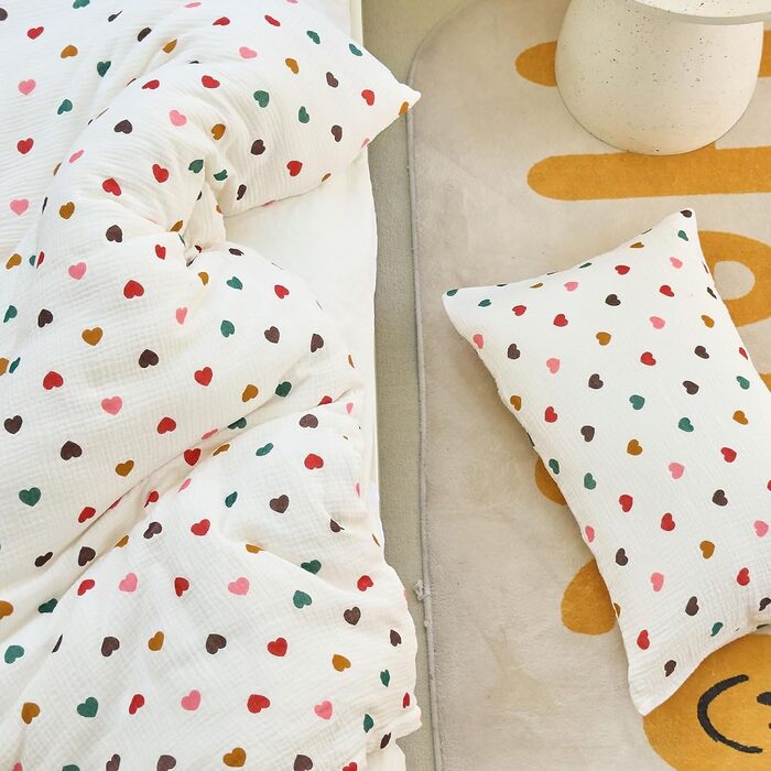 Муслінова постільна білизна для дитячого ліжечка: комплект для малюків та дітей (100x135cm + 40x60cm, сердечка)