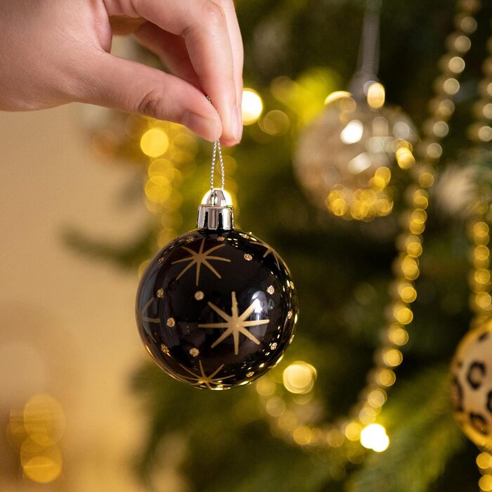 Набір новорічних кулічок Valery Madelyn (16 шт, 6 см) - червоно-зелено-золотий декор, з подарунковою упаковкою