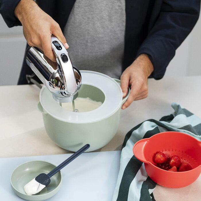 Миска з кришкою Mepal Chef it 3000 мл, антиковзке дно, для мікрохвильової печі та посудомийки, термостійка до 110°C, крейдяний колір