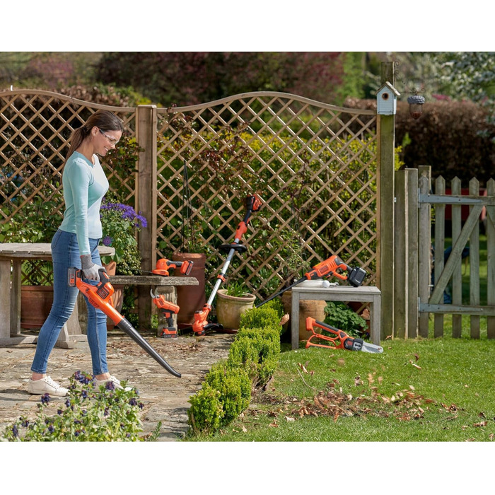 Black+Decker Cordless Leaf Blower GWC1820PCB (18 Volt, up to 209 km/h blowing speed, effortlessly removes dirt and leaves, with PowerCommand, delivered without battery and charger)