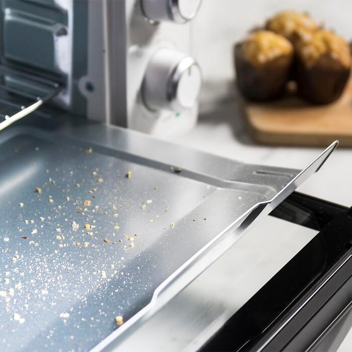 Мультиварка Cecotec Bake&Toast 1090 Black, 1000 Вт, 23 л, таймер 60 хв, регулювання температури до 230ºC, з деко, решіткою та щипцями