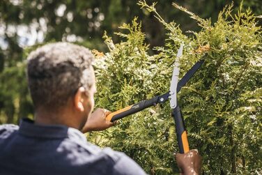 Садові ножиці Fiskars PowerGear X HSX92, антипригарне покриття, сталеві леза, 63 см, чорні/помаранчеві