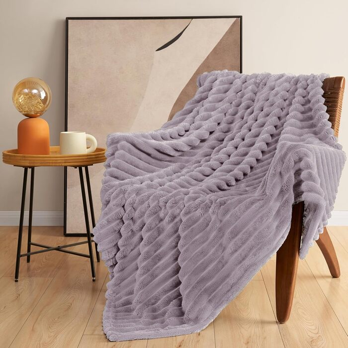 М'яка ковдра WAVVE: тепла флісова ковдра для дивана та декору інтер'єру, 150x200 см, фіолетовий