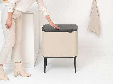 Сміттєвий бак Brabantia Bo Touch Bin на 36 л, металевий, білий, з внутрішнім відром (54 x 32 x 68 см)