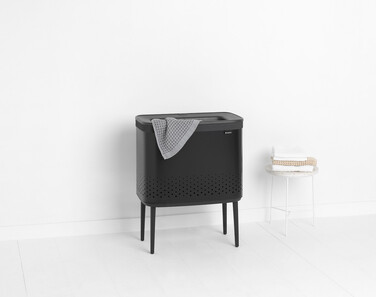 Кошик для білизни BRABANTIA Bo 60 л — сталевий, чорний матовий