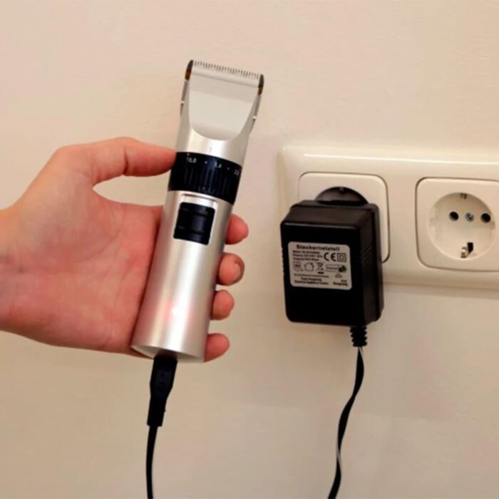 Акумуляторна машинка для стрижки Onyx з аксесуарами та запасними лезами