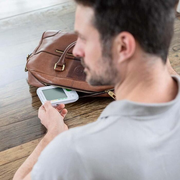 Тонометр на плече Medisana BU 565 з Bluetooth: точний вимір тиску та пульсу, пам'ять, великий дисплей, індикатор кольорами, виявлення аритмії