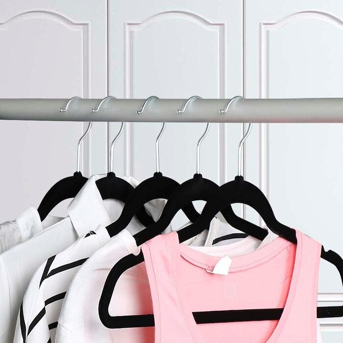 Yaheetech 100-Piece Velvet Clothes Hangers Non-Slip Suit Hangers with Non-Slip Surface Wardrobe Hangers Black