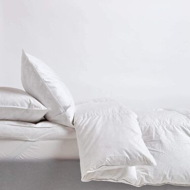 Homescapes Extra Warm Winter Comforter, 135 cm x 200 cm, Down Comforter Heat Class 5-6 (85% Duck Feathers and 15% Down) Quilted Comforter Öko-Tex Certified 135 x 200 cm