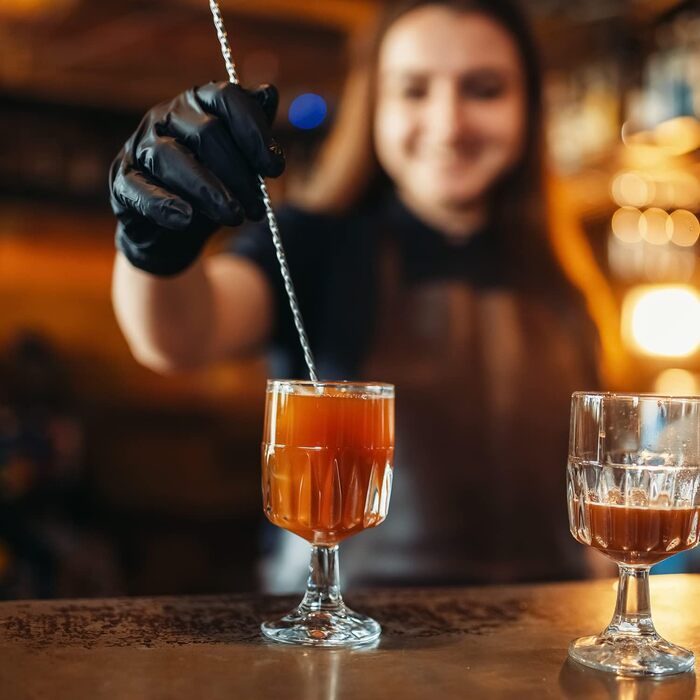 Набір з 4 барних ложок для коктейлів з нержавіючої сталі з спіральним візерунком. Ідеально підходять для Мартіні, кави, шейкерів та барів.