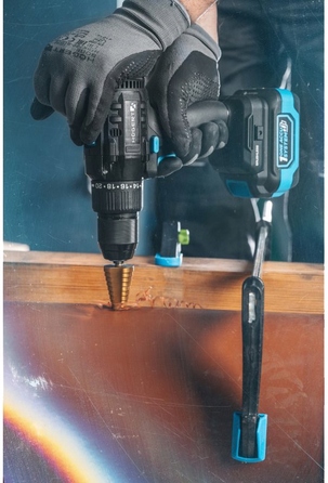 Акумуляторний шуруповерт Hoegert Technik 18 V HT2E223-B24