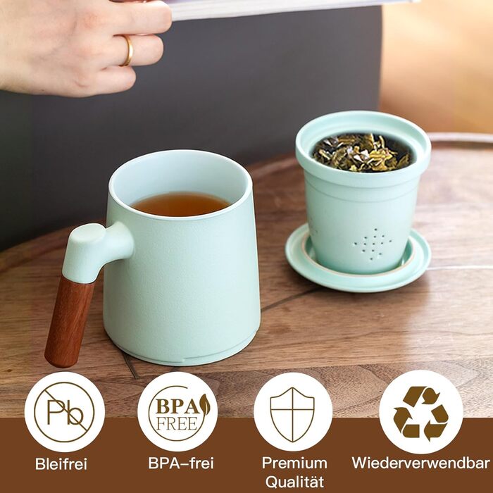 ZENS Teacup with Lid and Infuser, 360 ml Wooden Handle Teacup with Tea Strainer and Lid for Loose Leaf Tea, Matte Ceramic Teacups Gifts for Tea Lovers, Hand-Sprayed Light Green Glaze