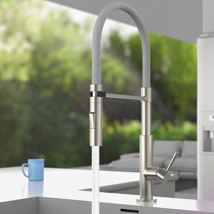 Кран кухонний Schütte Stilo з висувною лійкою, поворотний на 360°, однорегуляторний, хром/чорний (DESIGN)