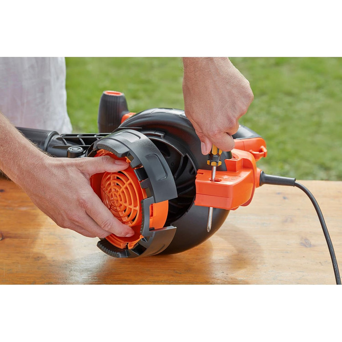 Black+Decker 3-in-1 Electric Leaf Blower/Vacuum BEBLV301 (3,000 Watts, with Shredder + attachable leaf rake, 72L collection bag backpack - high blowing speed & adjustable suction power)
