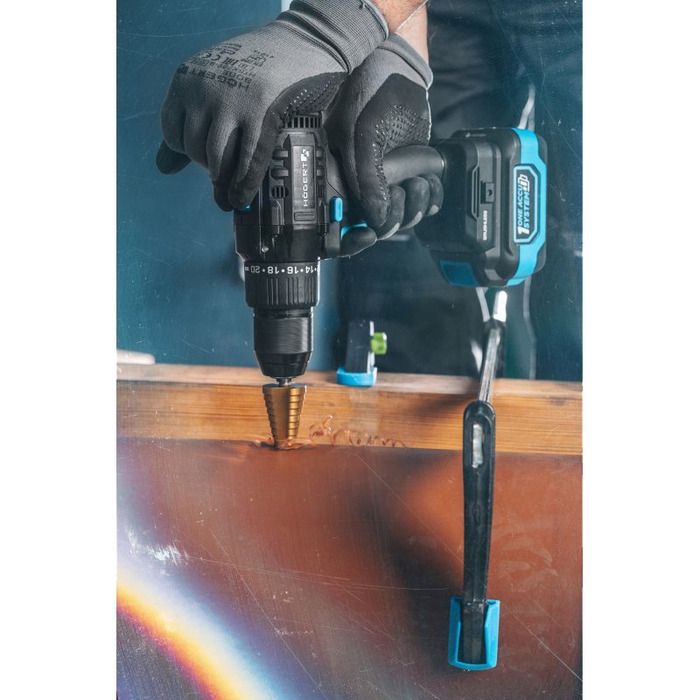Акумуляторний шуруповерт Hoegert Technik 18 V HT2E223-B24