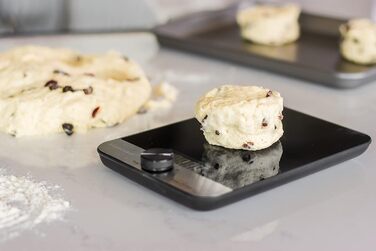 KitchenAid Digital Kitchen Scale with Glass Platform - Weighs Wet & Dry Ingredients - 5000g/5000ml Capacity