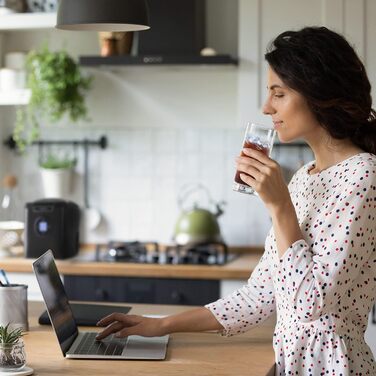 Машина для приготування льоду Klarstein Eiswürfelmaschine Klein, 1.8 л, самоочищення, LED-дисплей, для дому