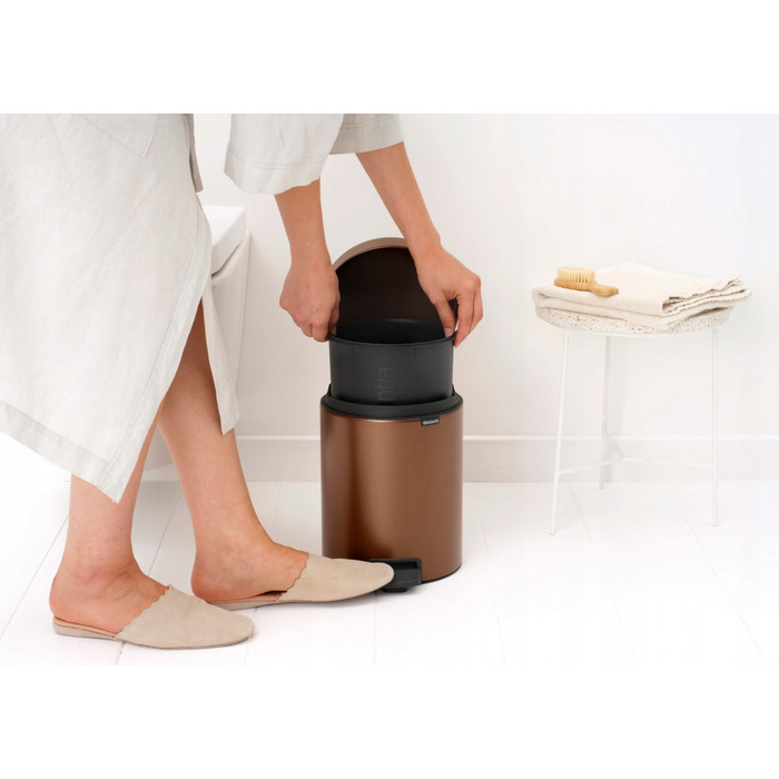 Сміттєвий кошик з педаллю BRABANTIA NewIcon, 5 л, Warm Bronze