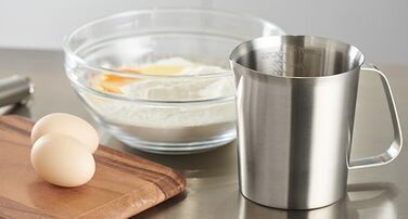 CURTA stainless steel measuring cup, 700 ml measuring cup, milk frothing cup, with markings for ml, oz, and cup.
