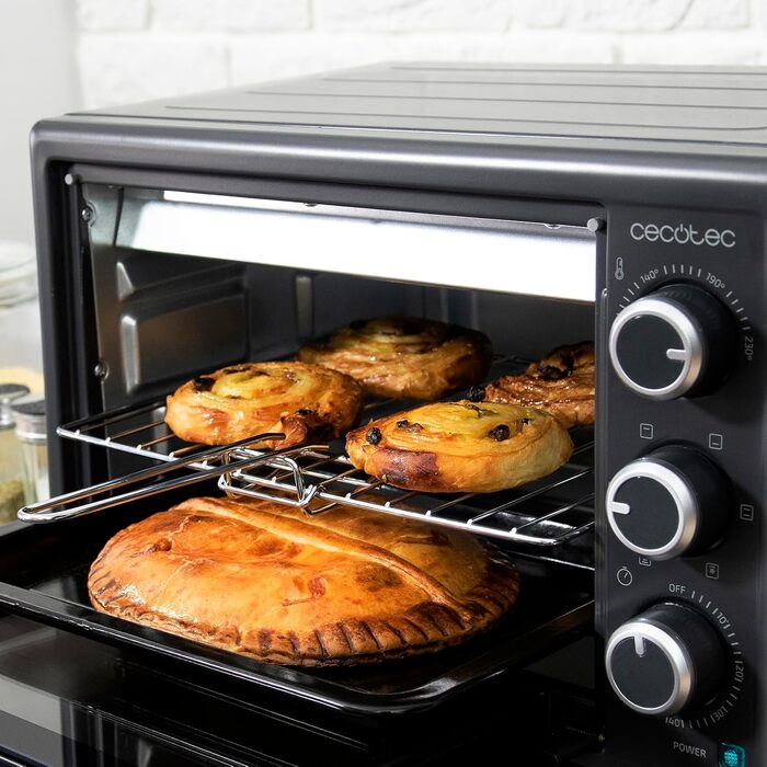Мультифурна Cecotec Bake&Toast 1090 Black: 1000 Вт, 26 л, таймер, регулювання температури до 230ºC, дека, решітка, щипці
