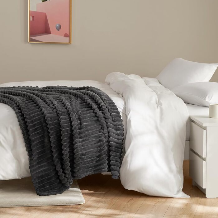 Плед WAVVE: м'який флісовий плед для дивану, софи, кімнати. 150 x 200 см, сірий