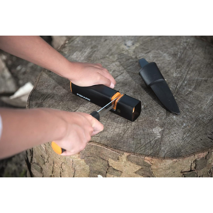 Точилка для ножів Fiskars Xsharp, керамічний точильний елемент, корпус з скловолокна, чорний/помаранчевий