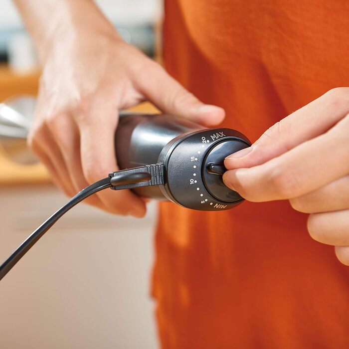 Занурювальний блендер BLACK+DECKER BXHBA1000E, 1000 Вт, 20 швидкостей, 4 насадки
