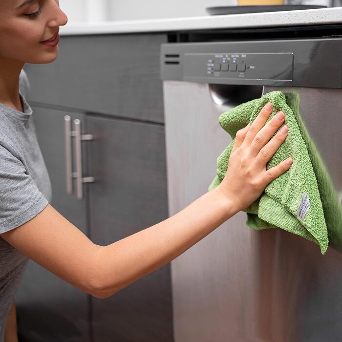 Nano Towels Cleaning Cloths, eco-friendly, chemical-free, as seen on TV. The breakthrough in cleaning fiber technology, these cloths clean with just water and replace expensive paper towels, sponges, cleaning cloths, wet wipes, microfiber cloths, and toxic chemical cleaners, saving money, eco-friendly, and safe for toddlers and babies. Can be used as bath towels, kitchen towels, and dish towels. 35.6 x 35.6 cm, 4 pieces