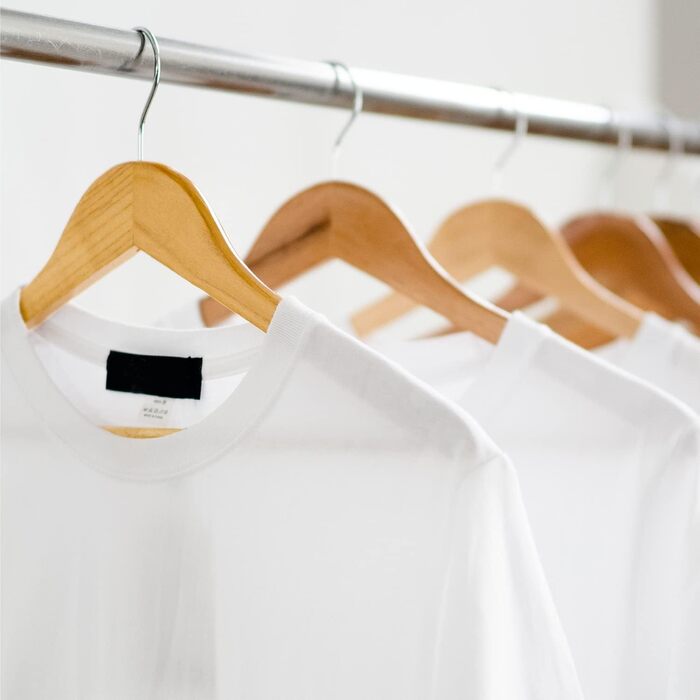 Плечики для одягу KEPLIN Starker з натурального дерева (30 шт.) з обертовим гаком 360° та перекладиною для штанів, з вирізами для плечей - довговічні, економні, підходять для пальто, жакета, костюма